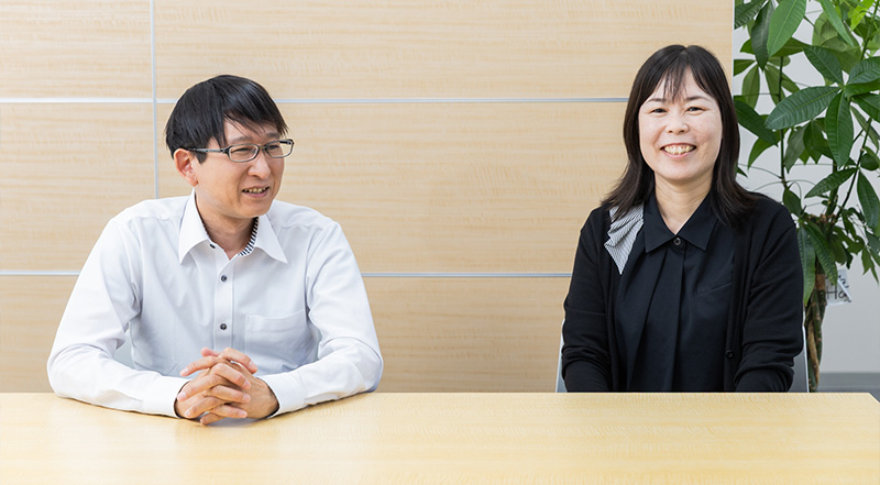 先輩社員の声を聞く